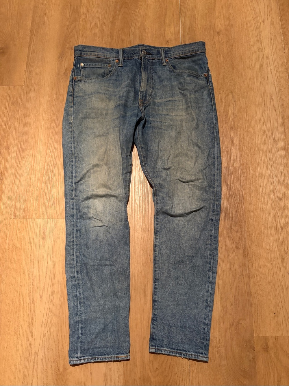 Levi’s 512 light blue wash skinny jeans